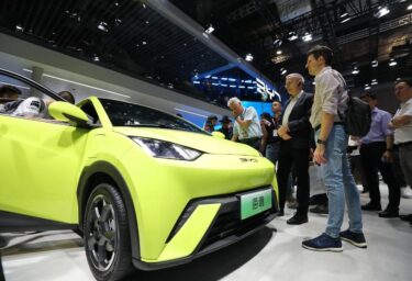 Slika od Članice EU-a i dalje važu argumente oko uvođenja carina na kineske električne automobile