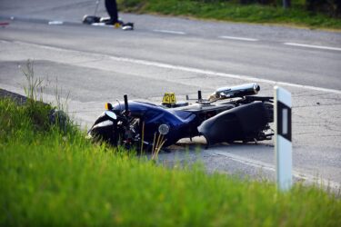 Slika od Dvojica motociklista teško ozlijeđena u prometnim nesrećama u Gospiću: policija poslala posebno upozorenje vozačima!