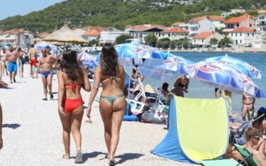 Slika od Ekonomist: Za vrijeme turističke sezone cijene u Hrvatskoj su duplo više nego u konkurentskim zemljama