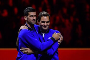 Slika od Federer niti u mirovini ne može pobjeći od Đokovićevog ‘maltretiranja’, jedno mu ipak ne može uzeti