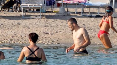 Slika od FOTO Dinamovci se vratili iz Austrije, Ademi odjurio na plažu