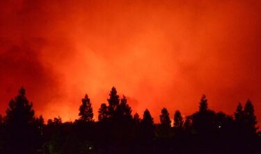 Slika od FOTO Ogroman požar u Kaliforniji. Gore kuće, tisuće evakuiranih