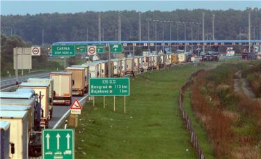 Slika od HAK: Teretna i osobna vozila čekaju na graničnim prijelazima prema Srbiji