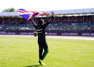 Slika od Hamilton slavio prvi put nakon 2021. godine, srušio Schumacherov rekord i rasplakao se