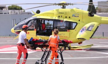 Slika od Helikopteri hitne službe u punom pogonu: Sletjeli na plažu i na Jadransku magistralu