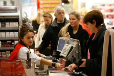 Slika od Hrvate dočekalo neugodno iznenađenje u trgovinama: Evo što sve plaćaju više od Slovenaca