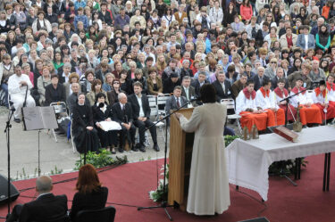 Slika od Hrvatski svećenik koji tvrdi da je lebdio ima novi posao: U međuvremenu se snalazio na razne načine