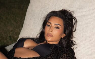 Slika od Kim Kardashian osvanula bez cenzure u oskudnom badiću: Pokazala – nikad više