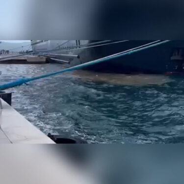 Slika od Kruzer u Zadru ispuštao fekalije u more pred očima građana i turista