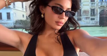 Slika od Kylie Jenner nosi sunčane naočale koje obožavaju poznati, a cijena im je 60 eura