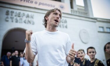 Slika od Luka Modrić emotivnim govorom ganuo Mostarce: Vašu potporu osjećam sve do danas