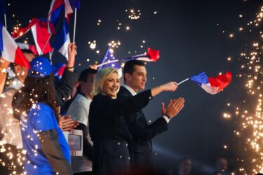 Slika od Macron je u velikoj panici: Ovo je francuski dvojac s desnice zbog kojeg si ljevičari čupaju kosu