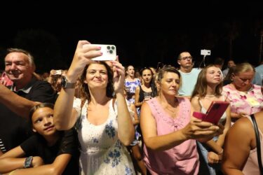 Slika od Mejaši napravili feštu na Virskom ljetu, tamburaši u starkama poželjeli se vratiti na otok. Evo kako je bilo…