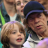 Slika od Mick Jagger (81) uživa u društvu 7-godišnjeg sina, pratili su mačevanje na Igrama
