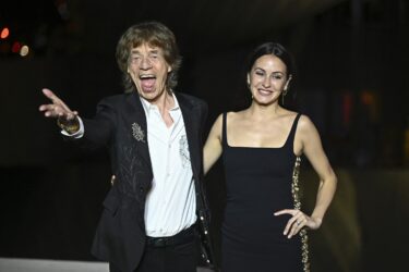 Slika od Mick Jagger: Mijenjanjem krvi se čisti od droge, a žene je varao na svakom ćošku!
