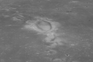 Slika od Mjesec nešto skriva ispod tla: Znanstvenike zbunile misteriozne svijetle mrlje