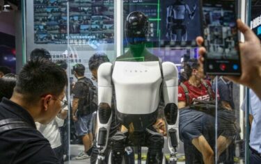 Slika od Musk ponovno promijenio planove oko Teslina humanoidna robota