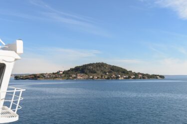 Slika od Najmanji naseljeni otok u Hrvatskoj: Izvan sezone ovdje živi desetak ljudi i svi nose isto prezime