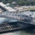 Slika od Neviđeni problemi zbog enormnih vrućina. Most zaglavio pa su vatrogasci ga morali polijevati vodom