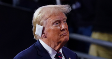 Slika od Novi trend: Republikanci na konvenciji nosili zavoje za uho u znak potpore Trumpu