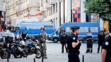 Slika od Nožem napao policajca u Parizu, teško je ozlijeđen