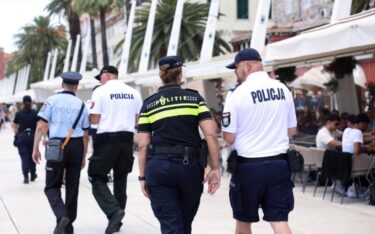 Slika od Od danas i strani policajci patroliraju Splitom