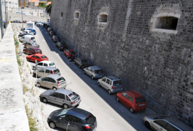 Slika od Oni se žele riješiti turista: U ovom hrvatskom gradu parkiranje ćete platiti čak 200 eura