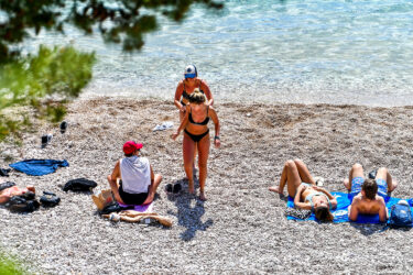 Slika od Opasna pojava na hrvatskim plažama tjera goste: ‘Prekrasan dan nam se pretvorio u katastrofu’
