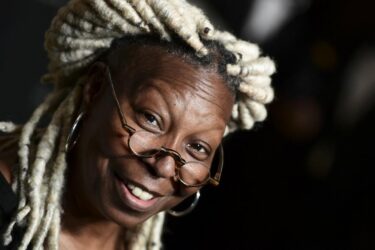 Slika od Oskarovka Whoopi Goldberg osupnula TV gledatelje priznanjem, svi su ostali šokirani; ovo je uradila u Disneylandu!?