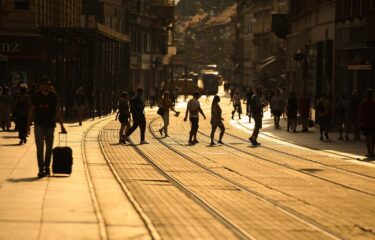 Slika od Ove fotografije nastale su prije zalaska sunca u Zagrebu