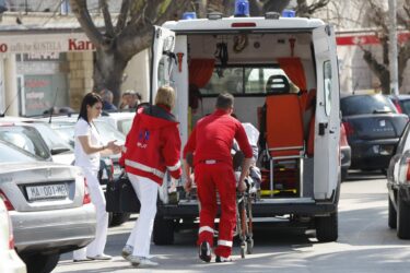 Slika od Ovo može samo Hitna pomoć! Djelatnik doživio strujni udar pa nastavio reanimirati pacijenta, u bolnici zadržali i njega