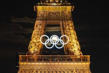 Slika od Pariz noću i olimpijski krugovi: Pogledajte kako je glavni francuski grad ‘ukrao’ mjesec