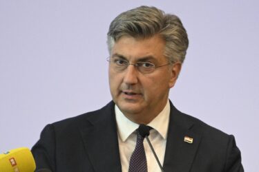 Slika od Plenković otkrio kolika će mu sada biti plaća pa opleo po Milanoviću: Kršitelj Ustava može reći da je to rupčaga…