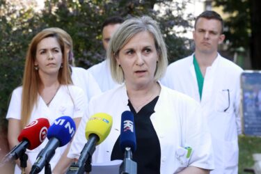 Slika od Pobuna u Zagrebu, 17 liječnika stalo pred kamere: ‘Ne želimo trpjeti. Gušimo se u kadrovskim problemima, samo odlaze‘