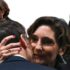 Slika od Poljubac Macrona i ministrice sporta šokirao javnost, a pogled Brigitte Macron rekao je sve