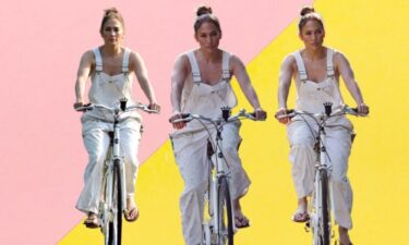 Slika od Poput djevojčice: Jennifer Lopez vozila bicikl u tregericama i hit obući sezone