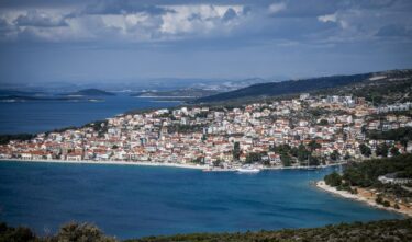 Slika od Rijetko viđena krađa u Primoštenu, Norvežanka ostala bez odjeće