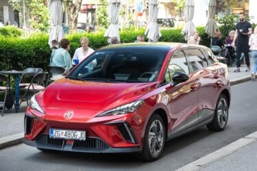 Slika od Rijetko viđena prodajna kampanja u Njemačkoj: kupiš jedan električni auto, a dobiješ dva!