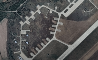 Slika od Rusija uništila pet ukrajinskih borbenih aviona SU-27 na aerodromu Mirhorod