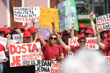 Slika od Sindikat objasnio zašto je prekinuo štrajk u dječjem vrtiću. Na jesen nastavljaju, a Knezu “prijete” kaznom birača na idućim izborima