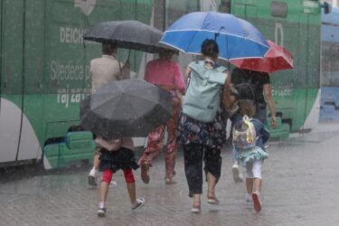 Slika od Stiže promjena vremena: očekuju se pljuskovi s grmljavinom i osjetno zahlađenje, na moru će zapuhati i jaka bura