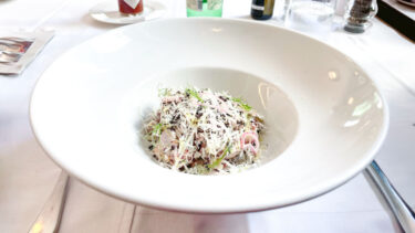 Slika od ŠTO RUČATI U LJETNOM ZAGREBU Korčulina salata od hobotnice s bijelim grahom jedno je od najuspjelijih srpanjskih jela u centru Zagreba