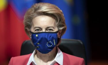 Slika od Sud EU-a poklopio Von der Leyen: Cjepivo protiv covida nabavljeno netransparentno, doze uništene