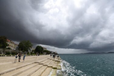 Slika od Sutra narančasto upozorenje za zadarsko područje: moguće je grmljavinsko nevrijeme s tučom ili prolazno olujnim vjetrom!