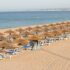 Slika od Sve nas ‘žulja’ gomila ležaljki na plaži: Evo kako su Grci doskočili tom problemu