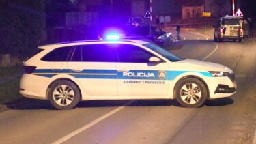 Slika od Teška nesreća u okolici Zagreba: U Klinča Selima sudarila se dva auta i bus, sve je puno policije