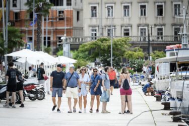 Slika od U Dalmaciji uglavnom sunčano uz umjerenu buru: najviša dnevna temeperatura do 28 °C