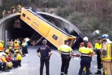 Slika od U prevrtanju autobusa u Kataloniji ozlijeđeno 45 osoba; Kako se ovo uspjelo dogoditi? ‘Govori se o čudnom događaju…‘