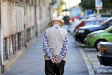 Slika od Umirovljenici našli način da uštede struju i ne pale klimu: ‘Sjedneš i nitko te ne dira’