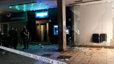 Slika od Užasni prizori u centru Splita: Prsnulo staklo kraj noćnog kluba, više ljudi je razrezano!